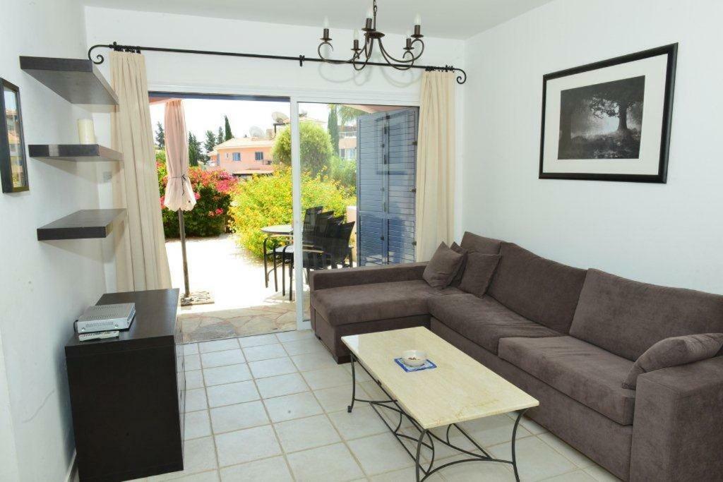 Limnaria Villas Sunny Garden Apartment Пафос Екстериор снимка